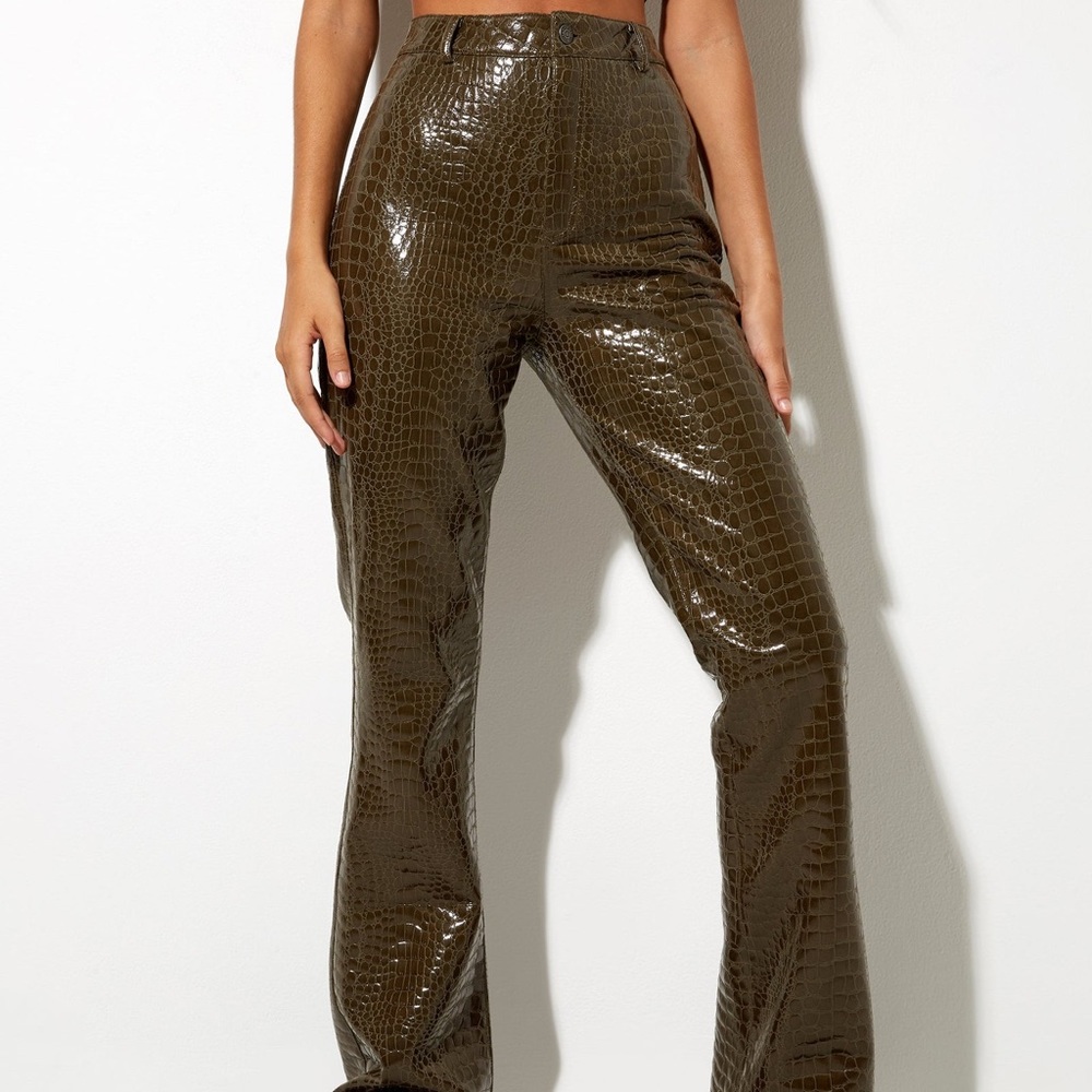 Alligator jeans